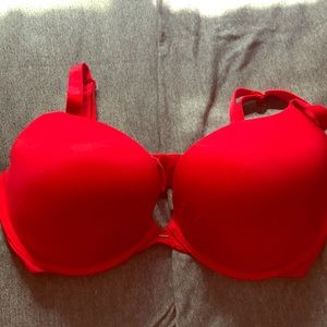 VS Push Up Bra with diamond accent 💯